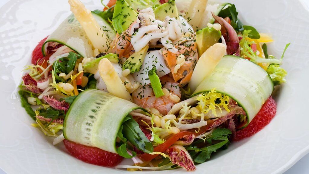 Dukan diyetinin Değişim aşamasını uygularken deniz ürünleri salatası tüketilmesi tavsiye edilir. 