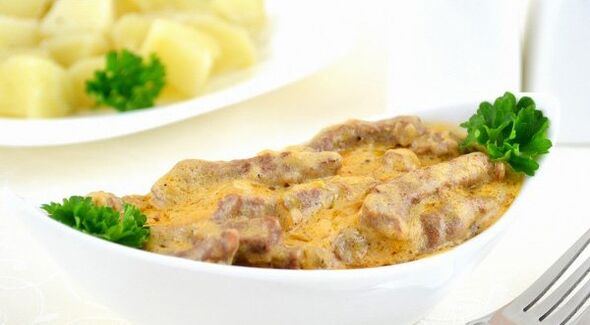 Kremalı soslu mantarlı dana eti - Dukan diyetinin Konsolidasyon aşamasında doyurucu bir yemek